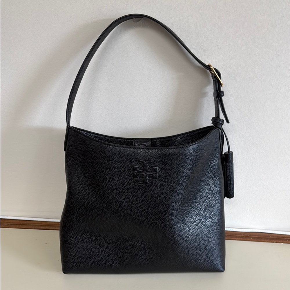 Tory Burch McGraw Black Leather Shoulder Bag with Timeless Design